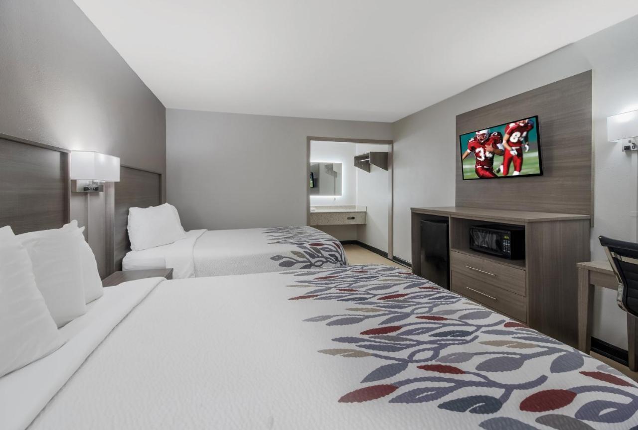 Red Roof Inn & Suites Jackson, Tn Dış mekan fotoğraf