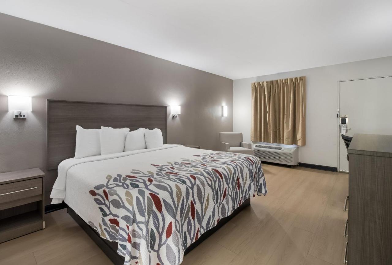 Red Roof Inn & Suites Jackson, Tn Dış mekan fotoğraf