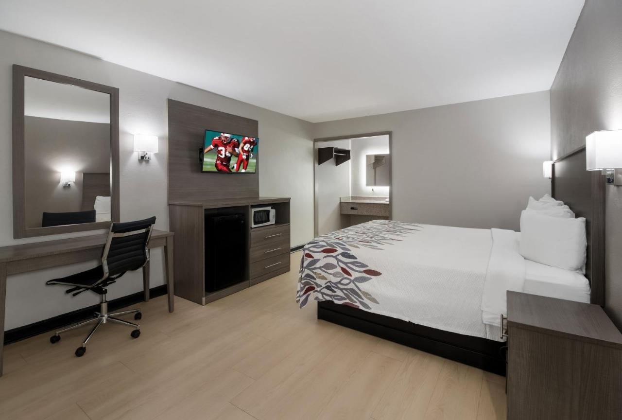 Red Roof Inn & Suites Jackson, Tn Dış mekan fotoğraf