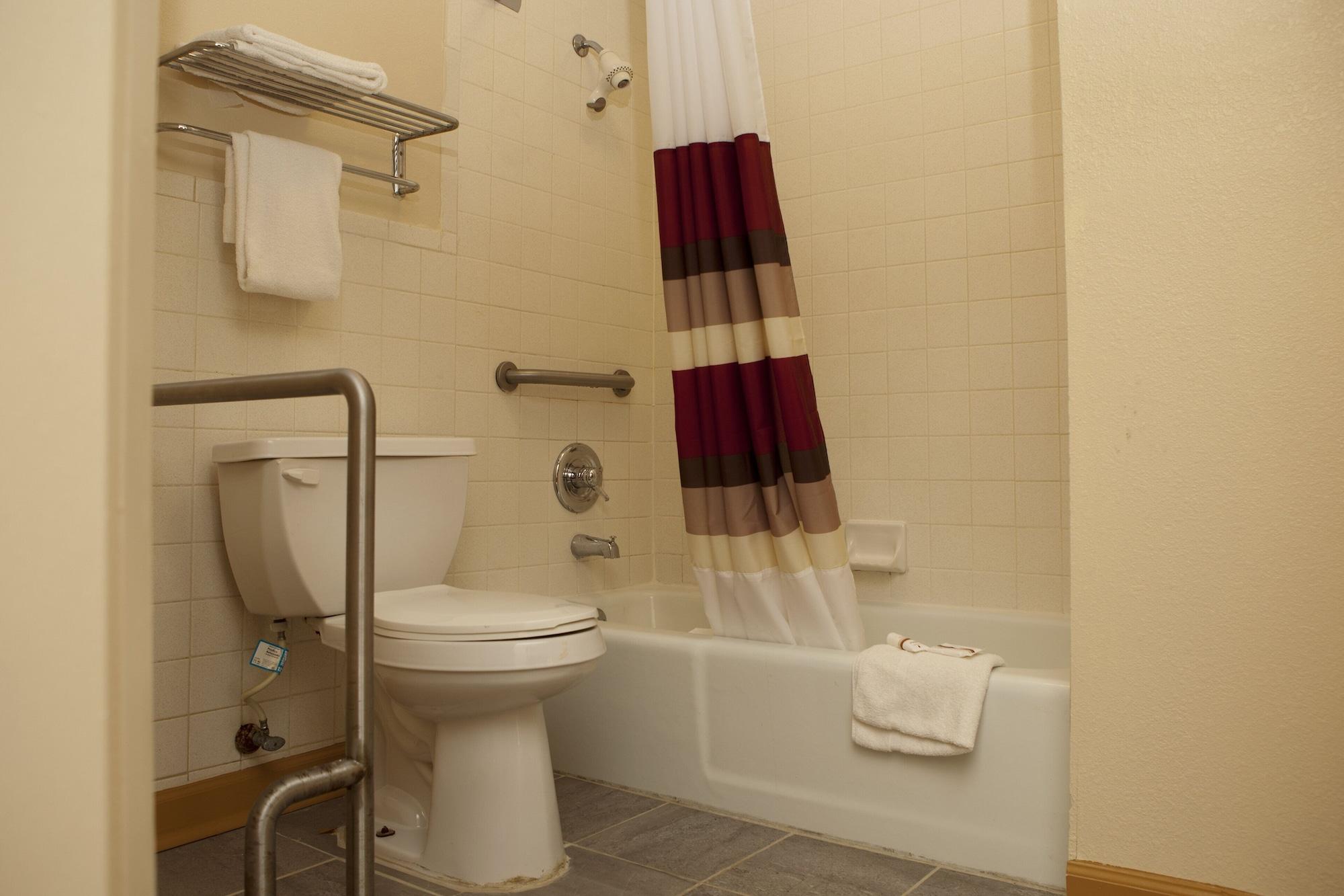 Red Roof Inn & Suites Jackson, Tn Dış mekan fotoğraf