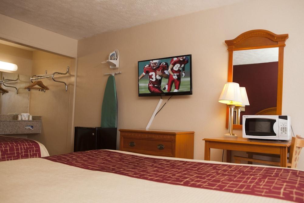 Red Roof Inn & Suites Jackson, Tn Dış mekan fotoğraf